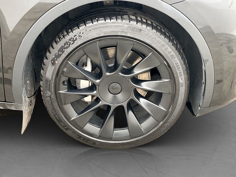 Tesla Model Y bild 36