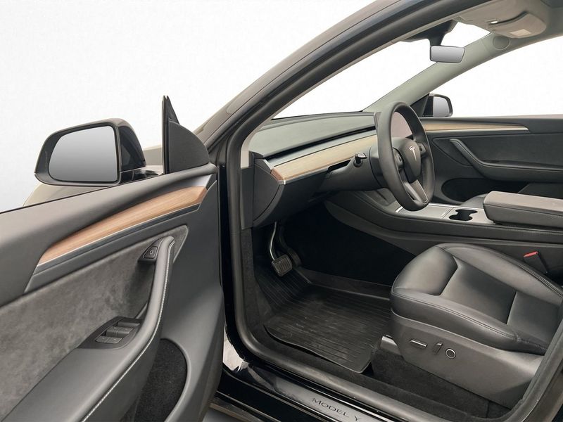 Tesla Model Y bild 14