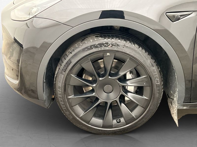 Tesla Model Y bild 33