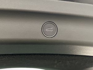 Tesla Model Y bild 12