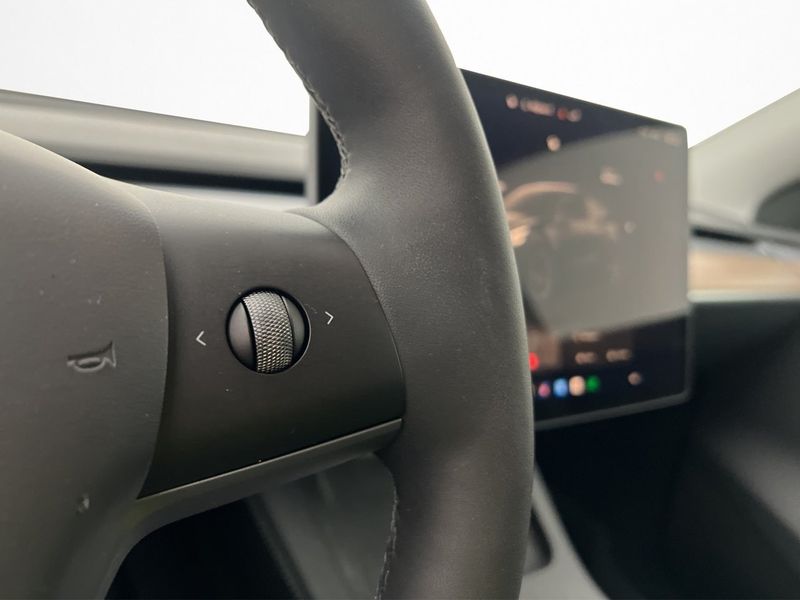 Tesla Model Y bild 22