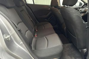 Mazda 3 bild 8