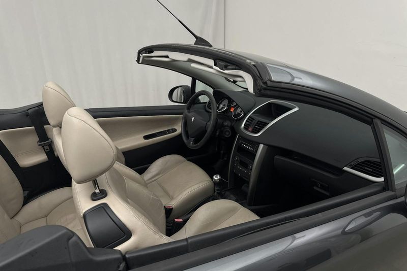 Peugeot 207 bild 12