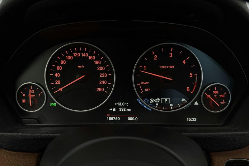 BMW 320 bild 10