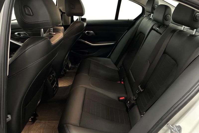 BMW 320 bild 14