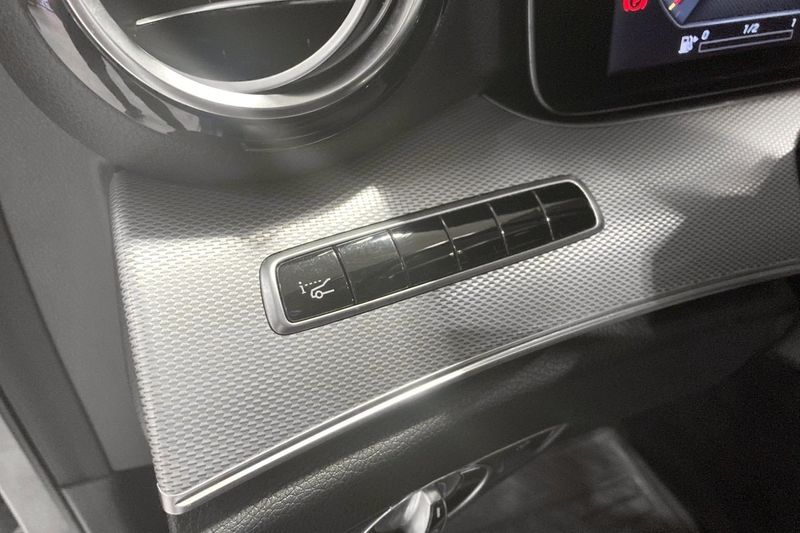 Mercedes E220 bild 15