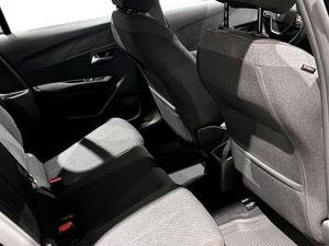 Peugeot 208 bild 12