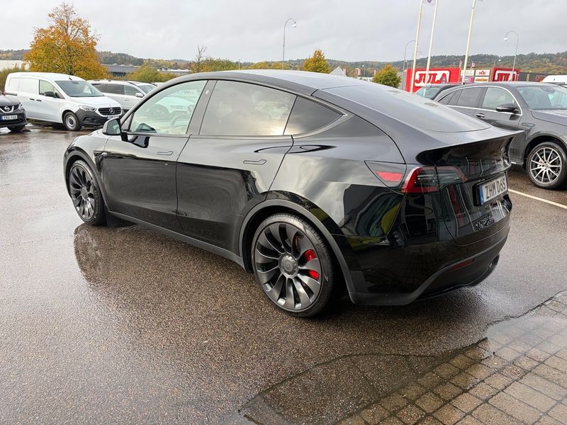 Tesla Model Y bild 2
