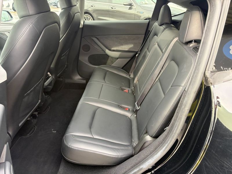 Tesla Model Y bild 16