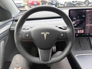Tesla Model Y bild 15