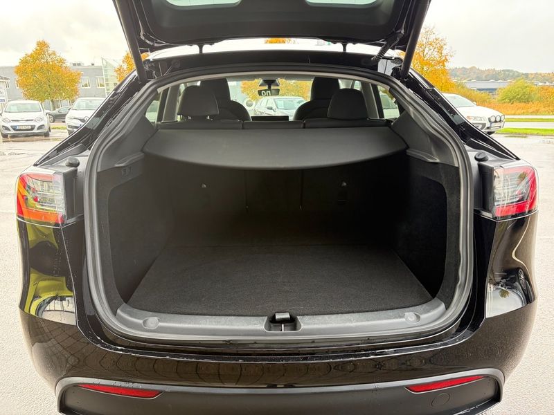 Tesla Model Y bild 17
