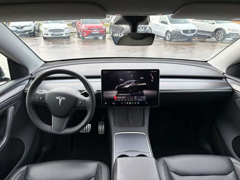 Tesla Model Y bild 6