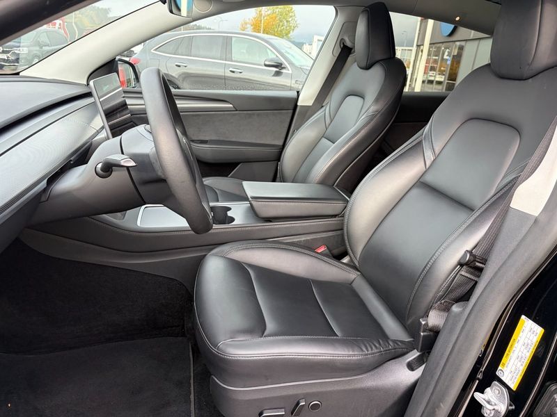 Tesla Model Y bild 8