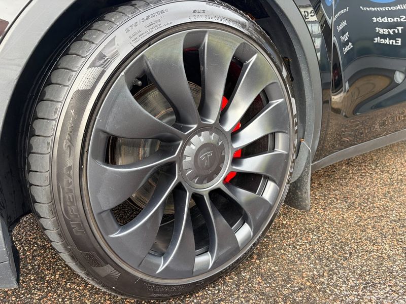 Tesla Model Y bild 19