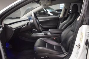 Tesla Model 3 bild 8