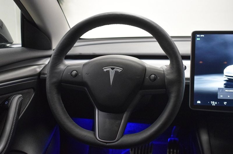 Tesla Model 3 bild 12
