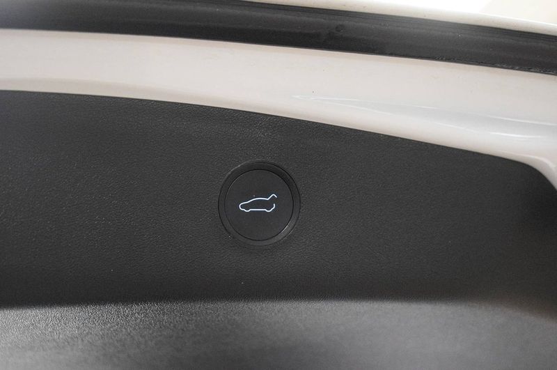 Tesla Model 3 bild 24
