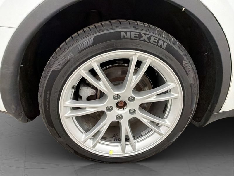 Tesla Model Y bild 34