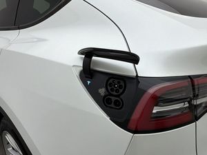Tesla Model Y bild 31