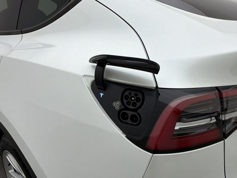 Tesla Model Y bild 31