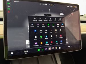 Tesla Model Y bild 21