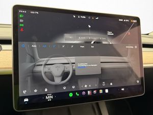 Tesla Model Y bild 22