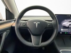 Tesla Model Y bild 14