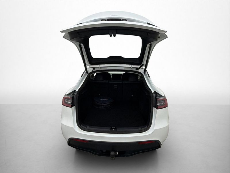 Tesla Model Y bild 29