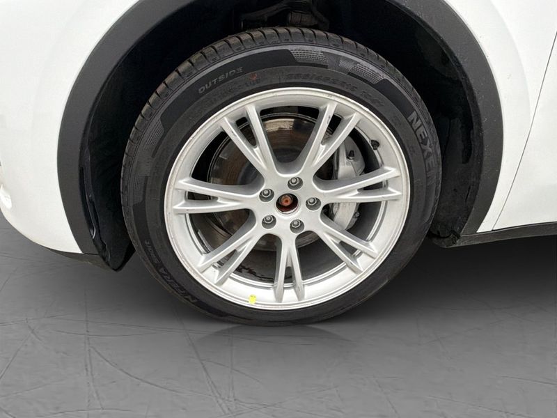 Tesla Model Y bild 32