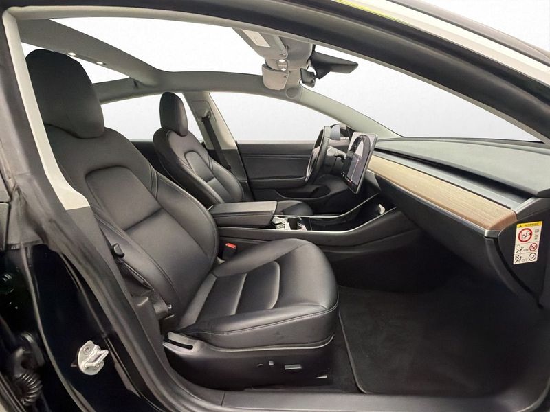 Tesla Model 3 bild 25