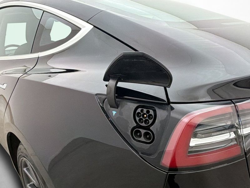 Tesla Model 3 bild 29
