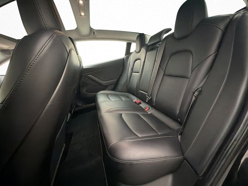 Tesla Model 3 bild 27
