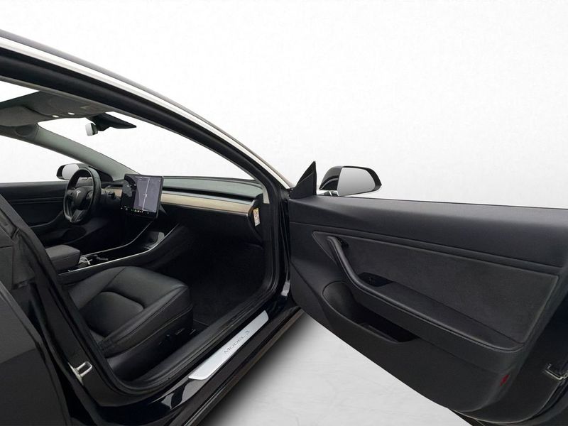 Tesla Model 3 bild 26
