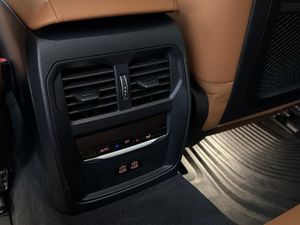 BMW i4 bild 28