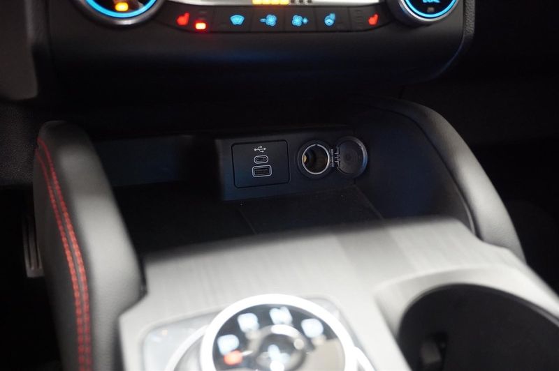 Ford Kuga bild 16