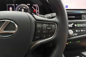 Lexus ES bild 19