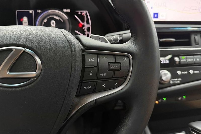 Lexus ES bild 19