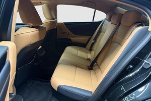 Lexus ES bild 15