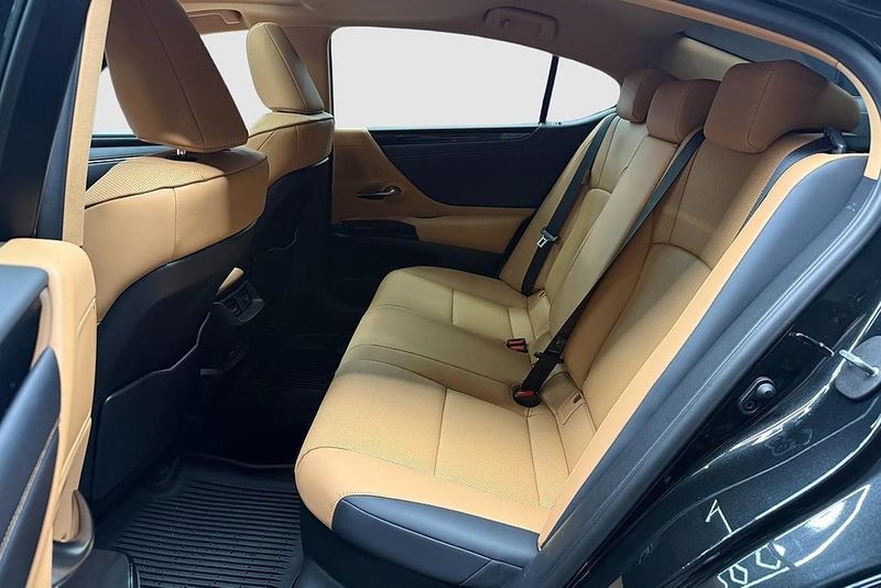 Lexus ES bild 15