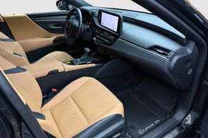 Lexus ES bild 16