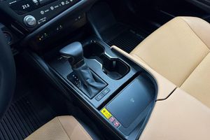Lexus ES bild 17