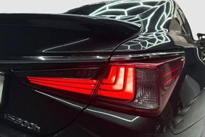 Lexus ES bild 10