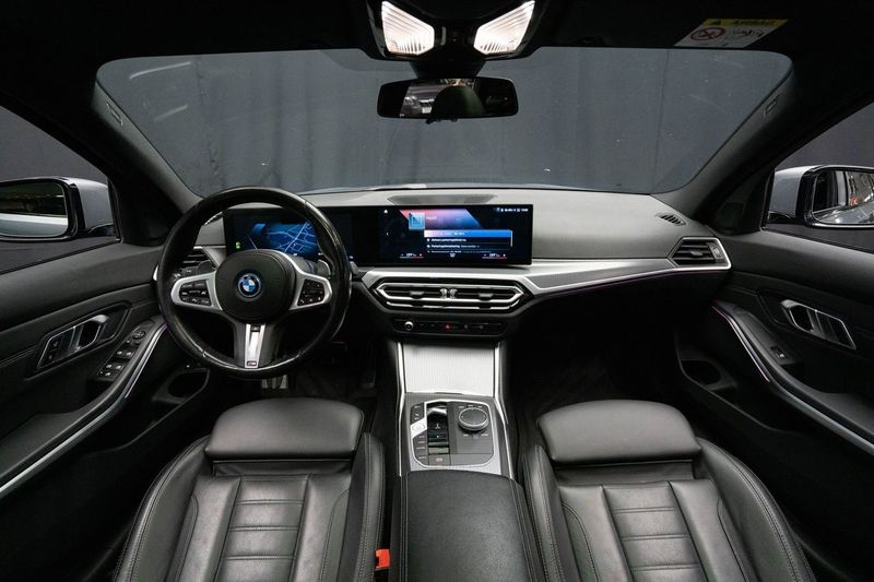 BMW 330 bild 12