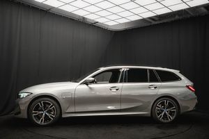 BMW 330 bild 10