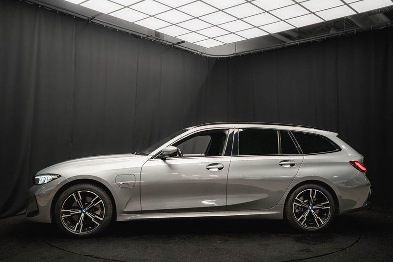 BMW 330 bild 10