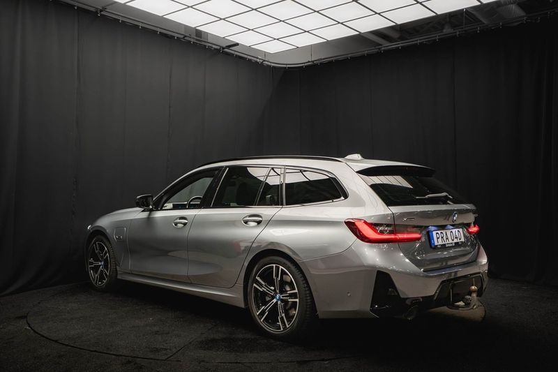 BMW 330 bild 9