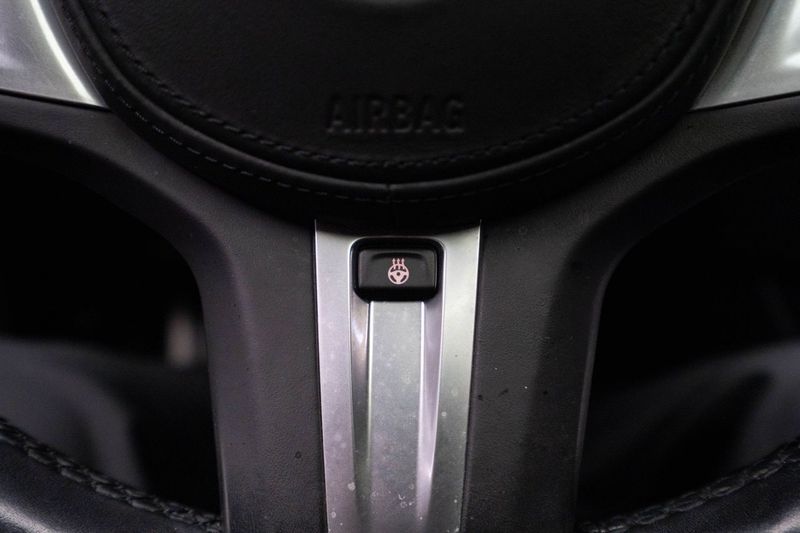 BMW 330 bild 18