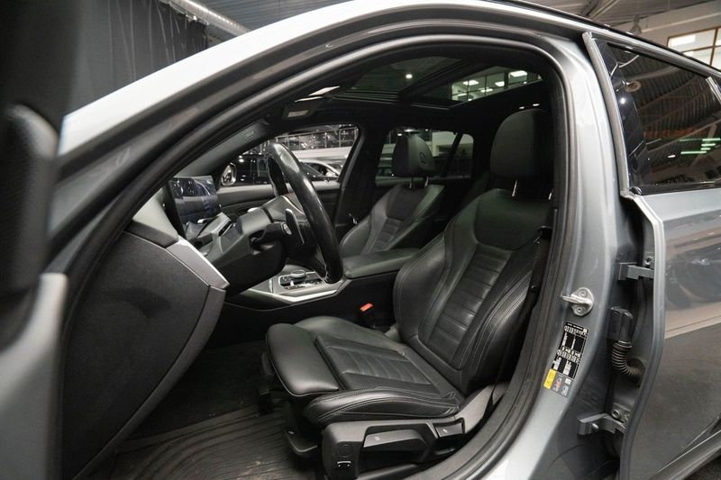 BMW 330 bild 17