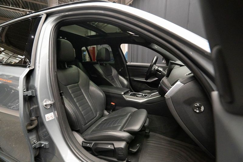 BMW 330 bild 19