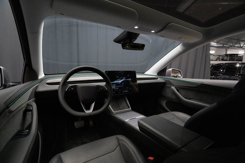Tesla Model Y bild 12